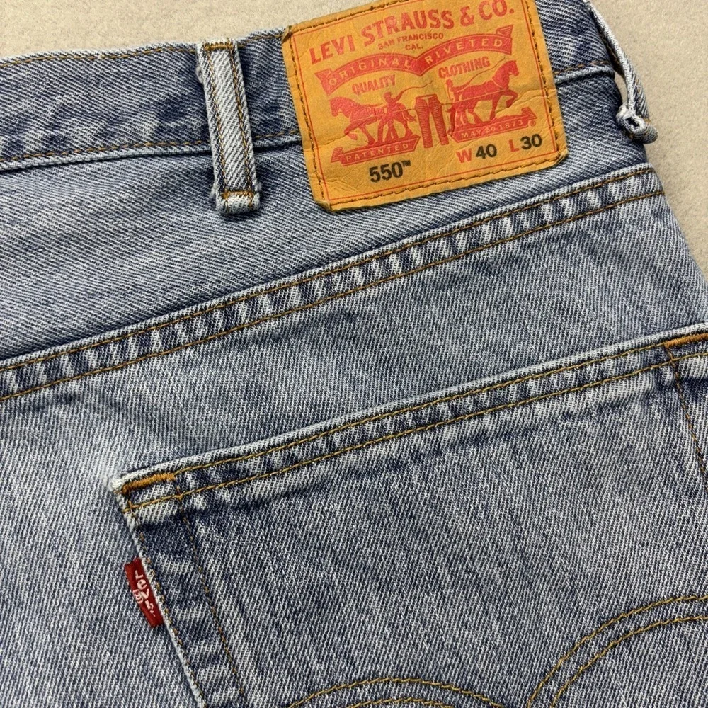 Levi's 550 jeans mens 40x30 light wash straight Leg Blue Denim‎ Biker Workwear